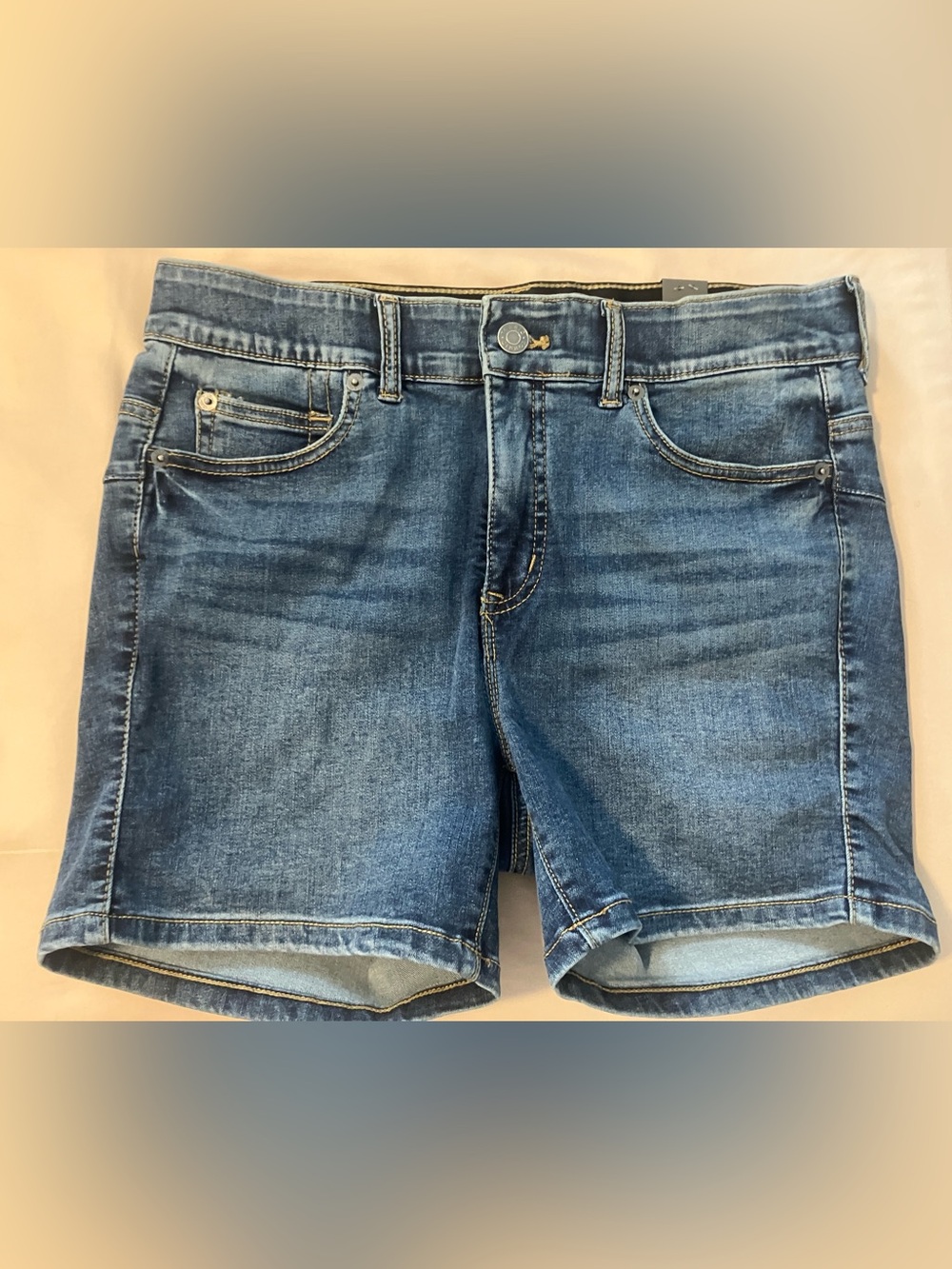 Torrid Bomshell High Rise Super Soft 5” Denim Shorts Size 10 Medium Wash NWT